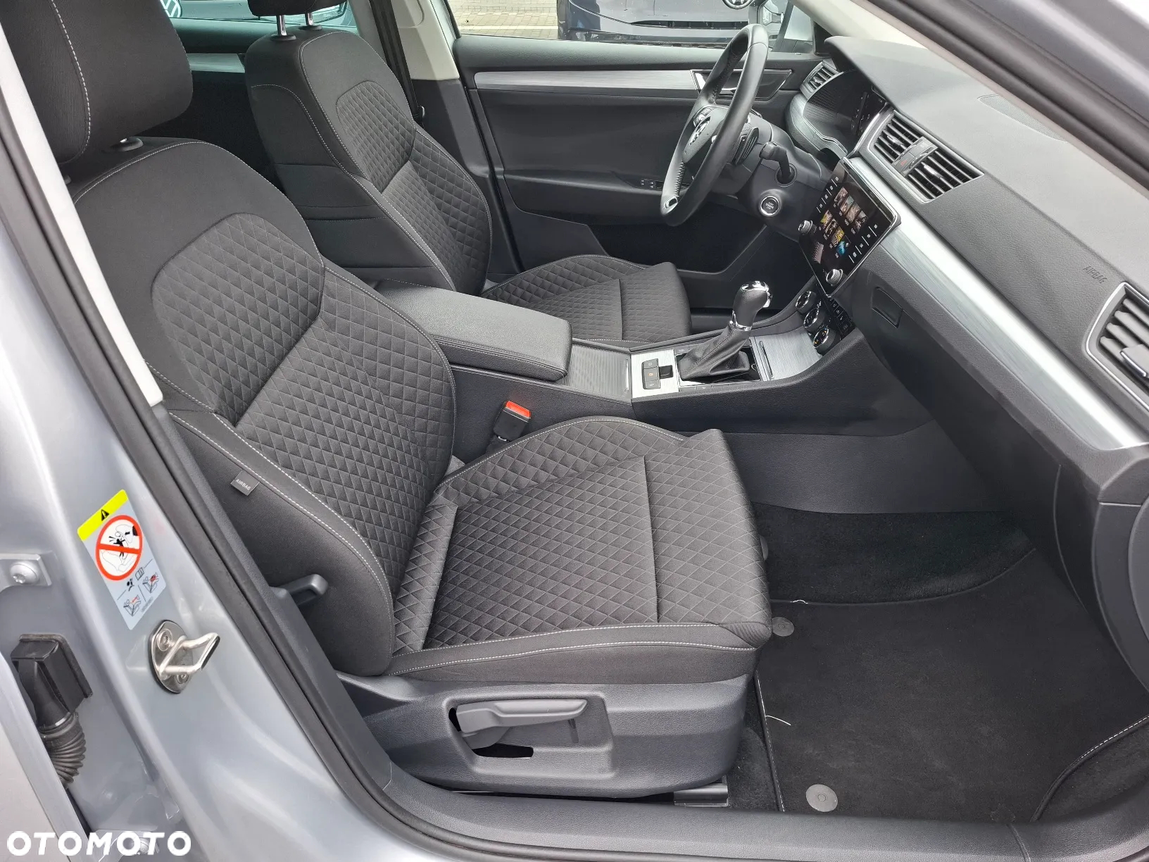 Skoda Superb Combi 2.0 TDI DSG Ambition - 13