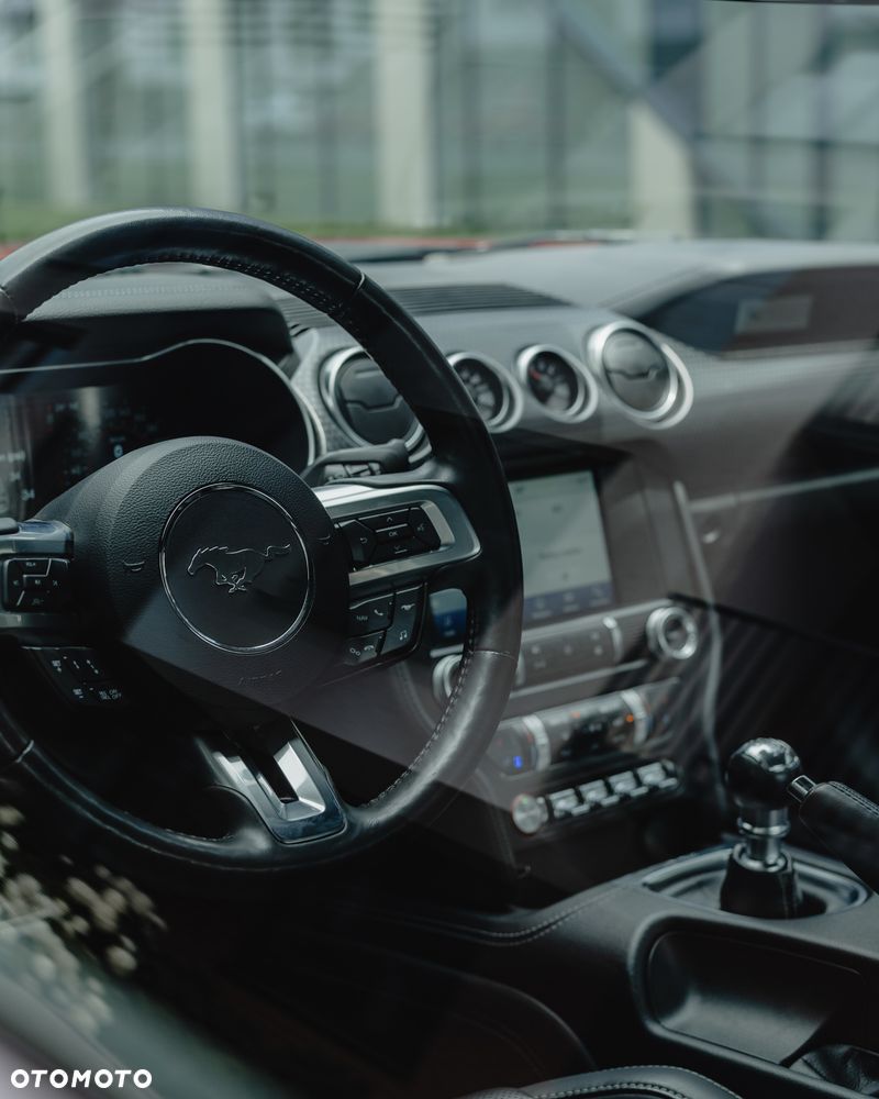 Ford Mustang 5.0 V8 GT - 18