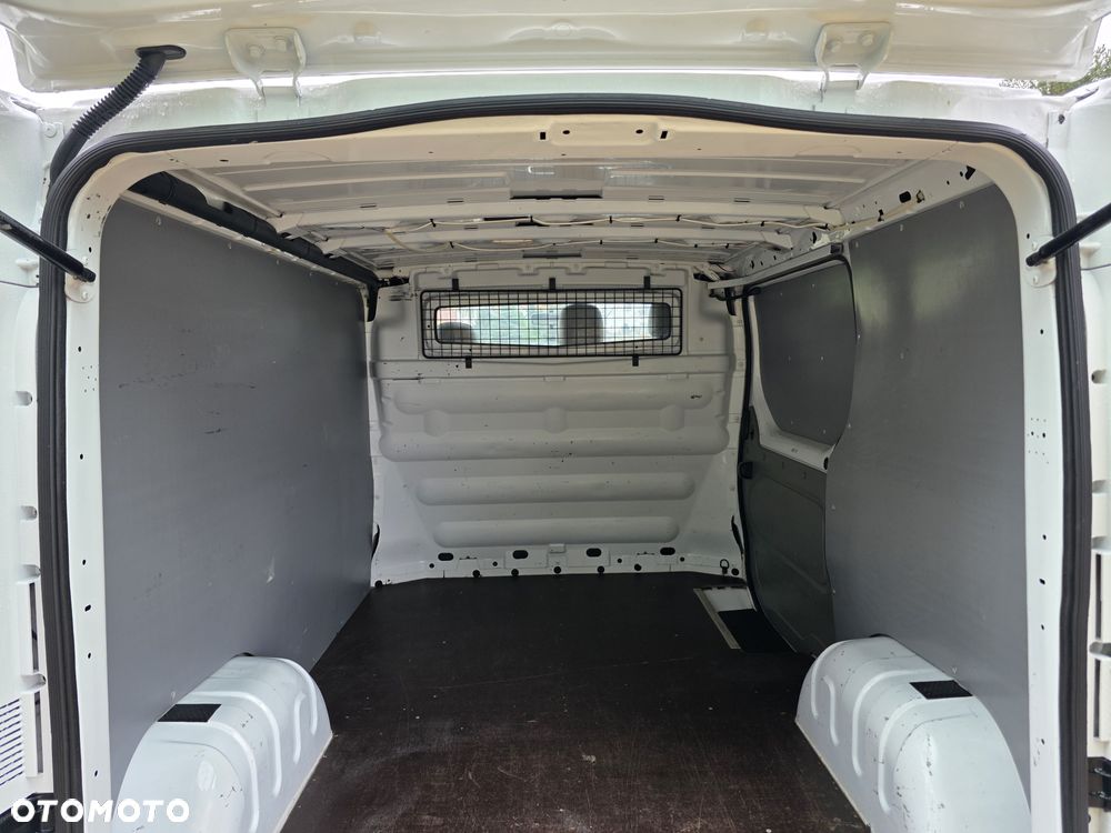 Opel Vivaro - 10