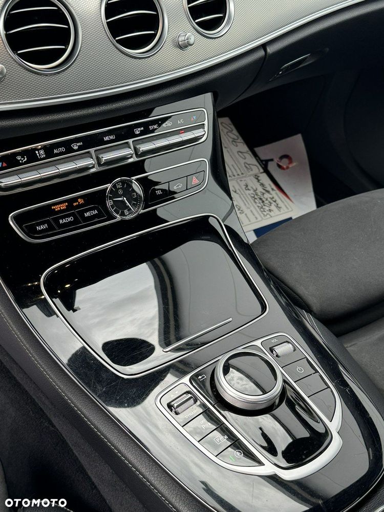 Mercedes-Benz Klasa E - 32