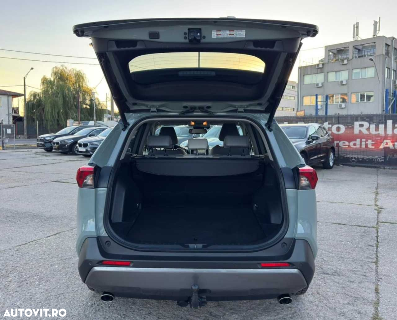 Toyota RAV4 - 13