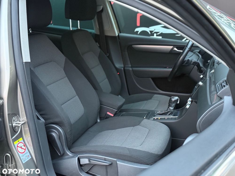 Volkswagen Passat - 25