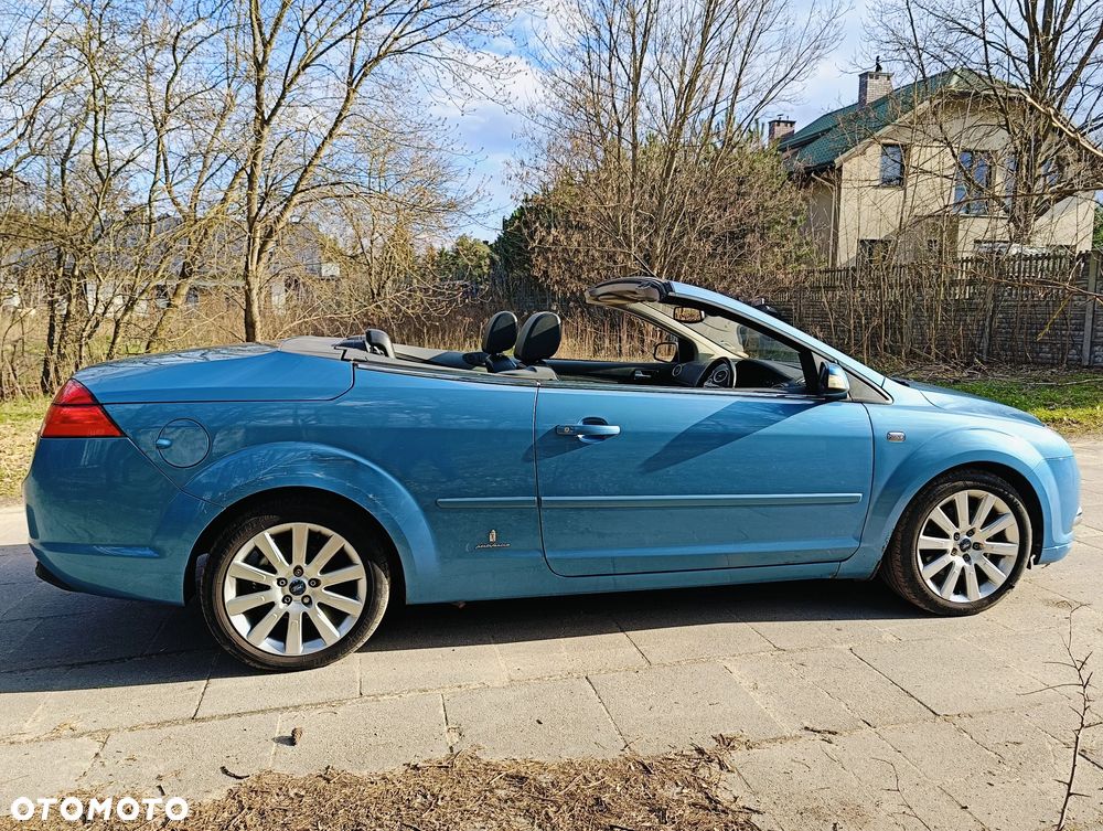 Ford Focus ver-coupe--cabriolet-2-0-tdci-dpf-titanium - 23