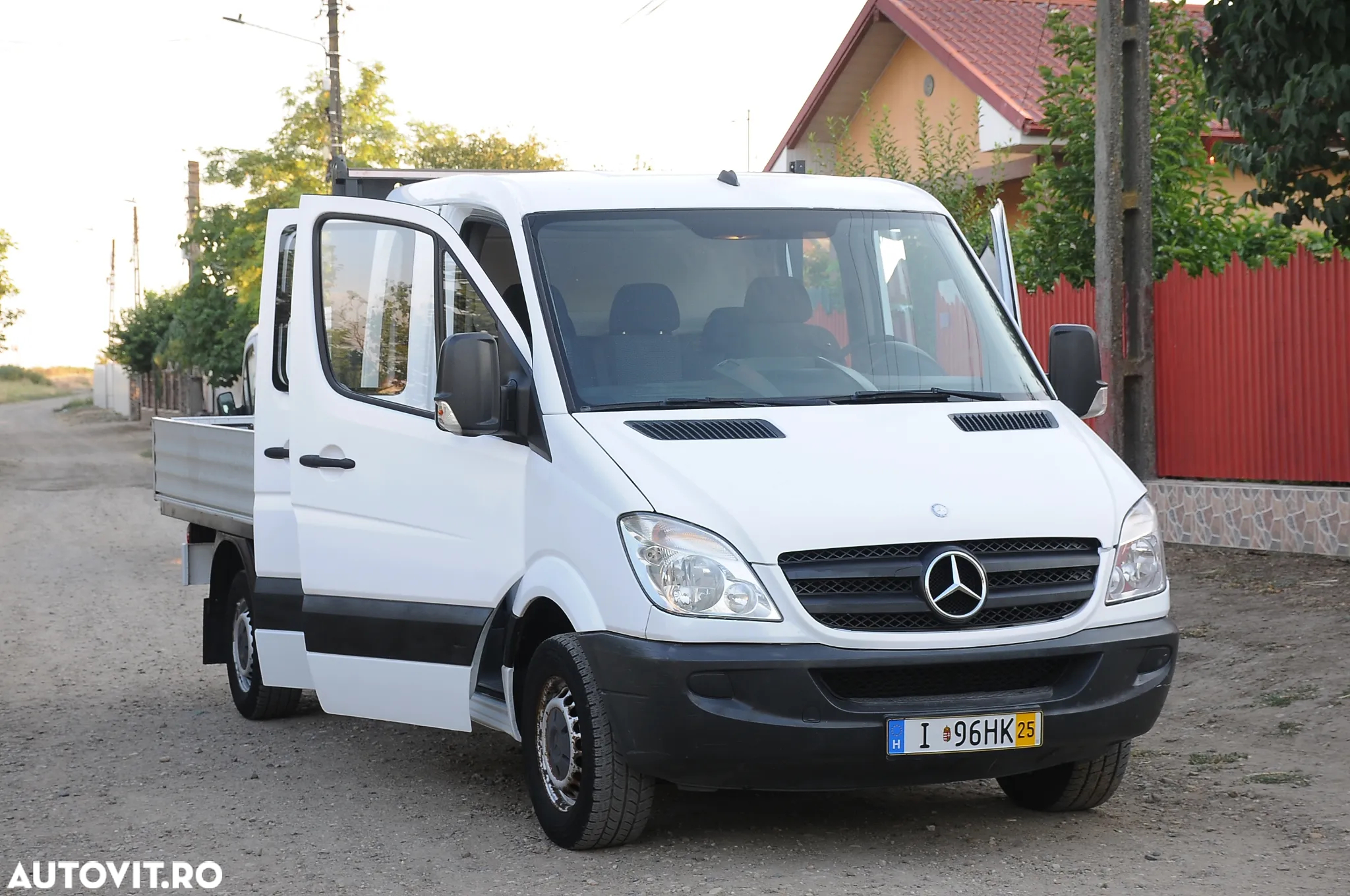 Mercedes-Benz Sprinter - 2