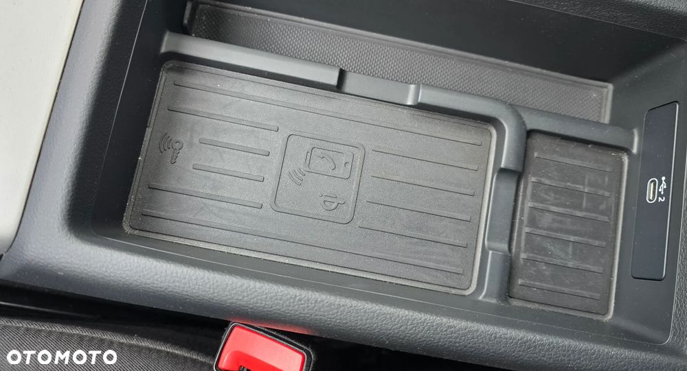 Audi A4 Avant 40 TDI S tronic S line - 24