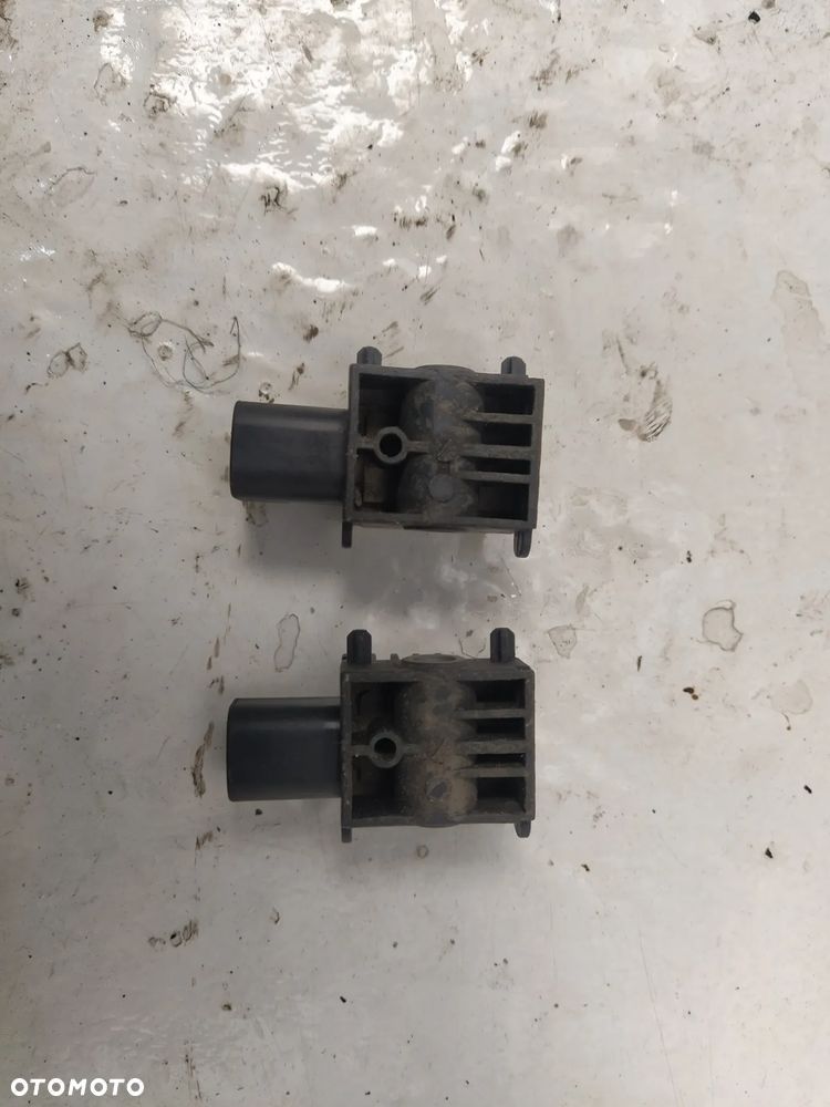 JAGUAR XJ X351 ELEMENTY ZDERZAKA PRZÓD KRATKA ŚRODKOWA LEWA PRAWA WIĄZKA KABEL PDC 4XPDC CZUJNIKI PARKOWANIA SPRYSKIWACZE ABSORBER CZUJNIK UDERZENIOWY ORYGINAŁ - 30