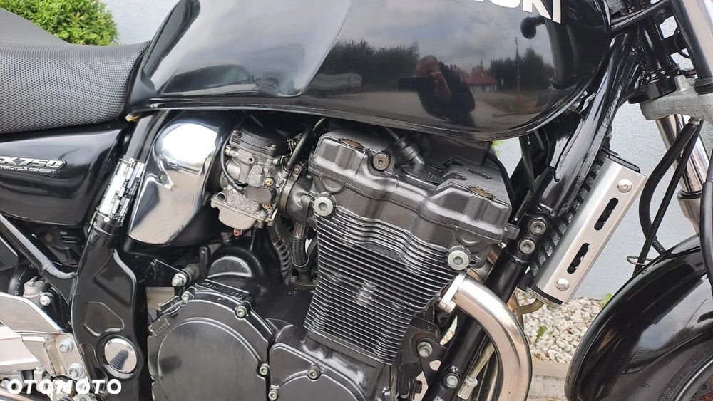 Suzuki GSX - 17