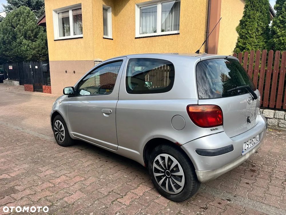 Toyota Yaris - 4