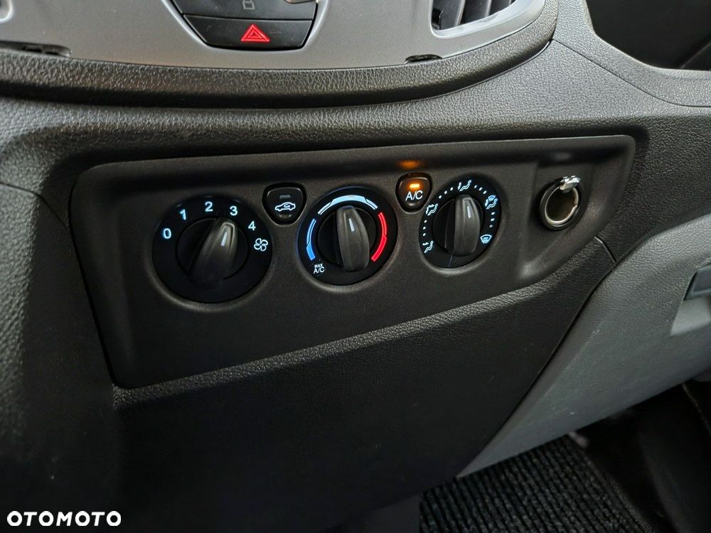 Ford Transit - 19