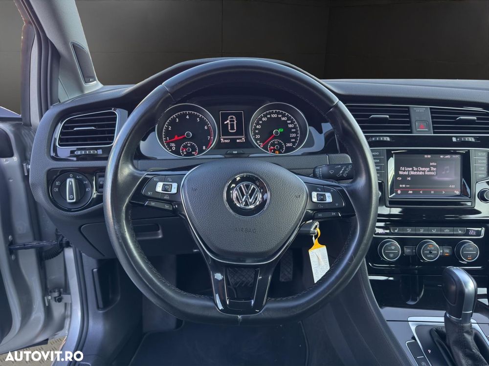 Volkswagen Golf - 6