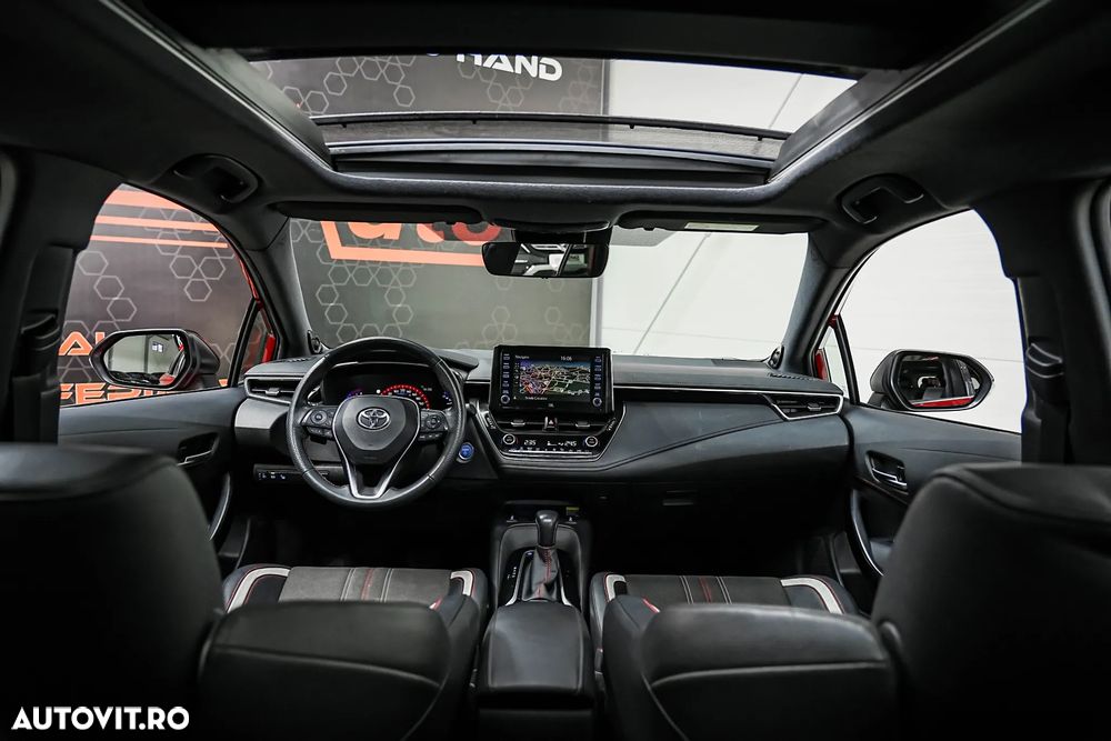 Toyota Corolla 2.0 HSD Exclusive Plus GR Sport Bi-Tone - 29