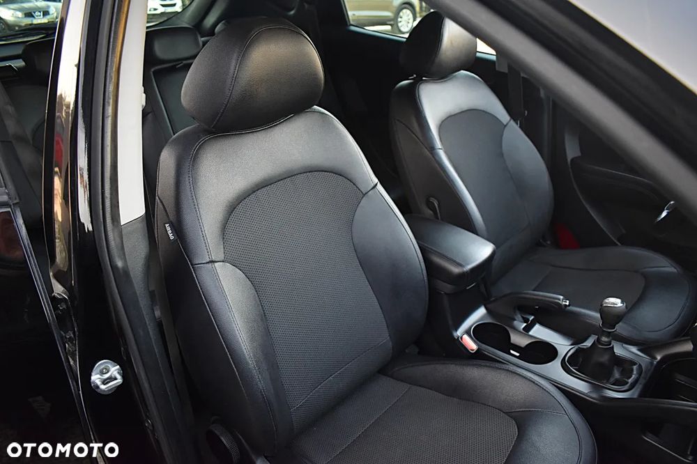 Hyundai ix35 1.7 CRDi Premium 2WD - 22