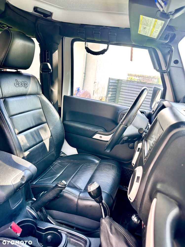 Jeep Wrangler - 23