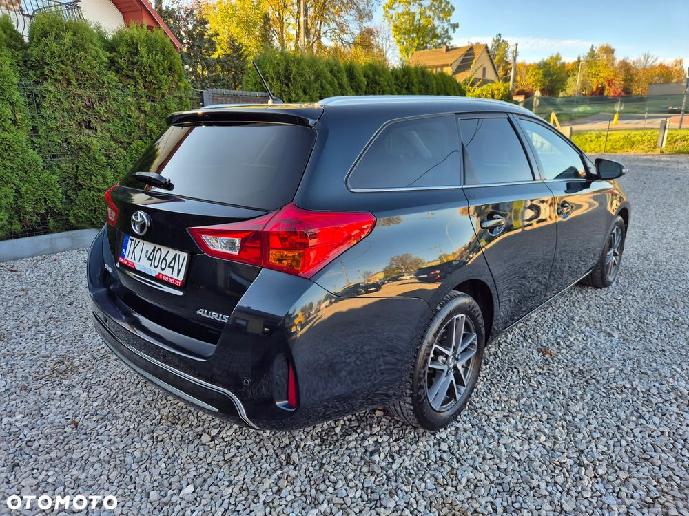 Toyota Auris 1.6 Premium + - 17