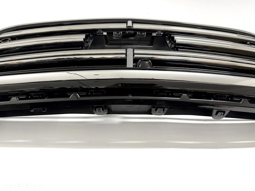 ATRAPA GRILL Mercedes E-klasa W214, LED-Neon Black - pod KAM - 11