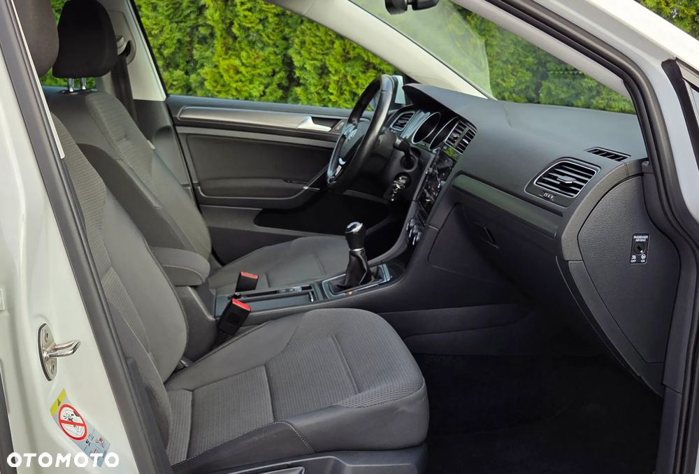 Volkswagen Golf - 17