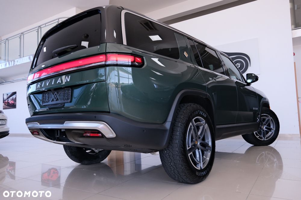 Rivian R1S - 12