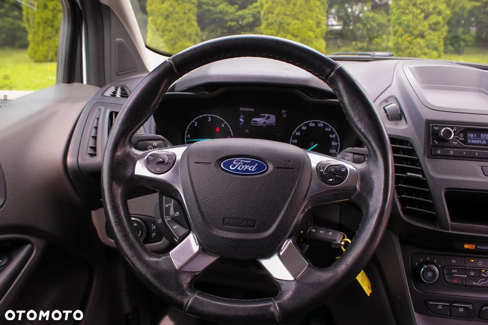 Ford Connect MAX - 31