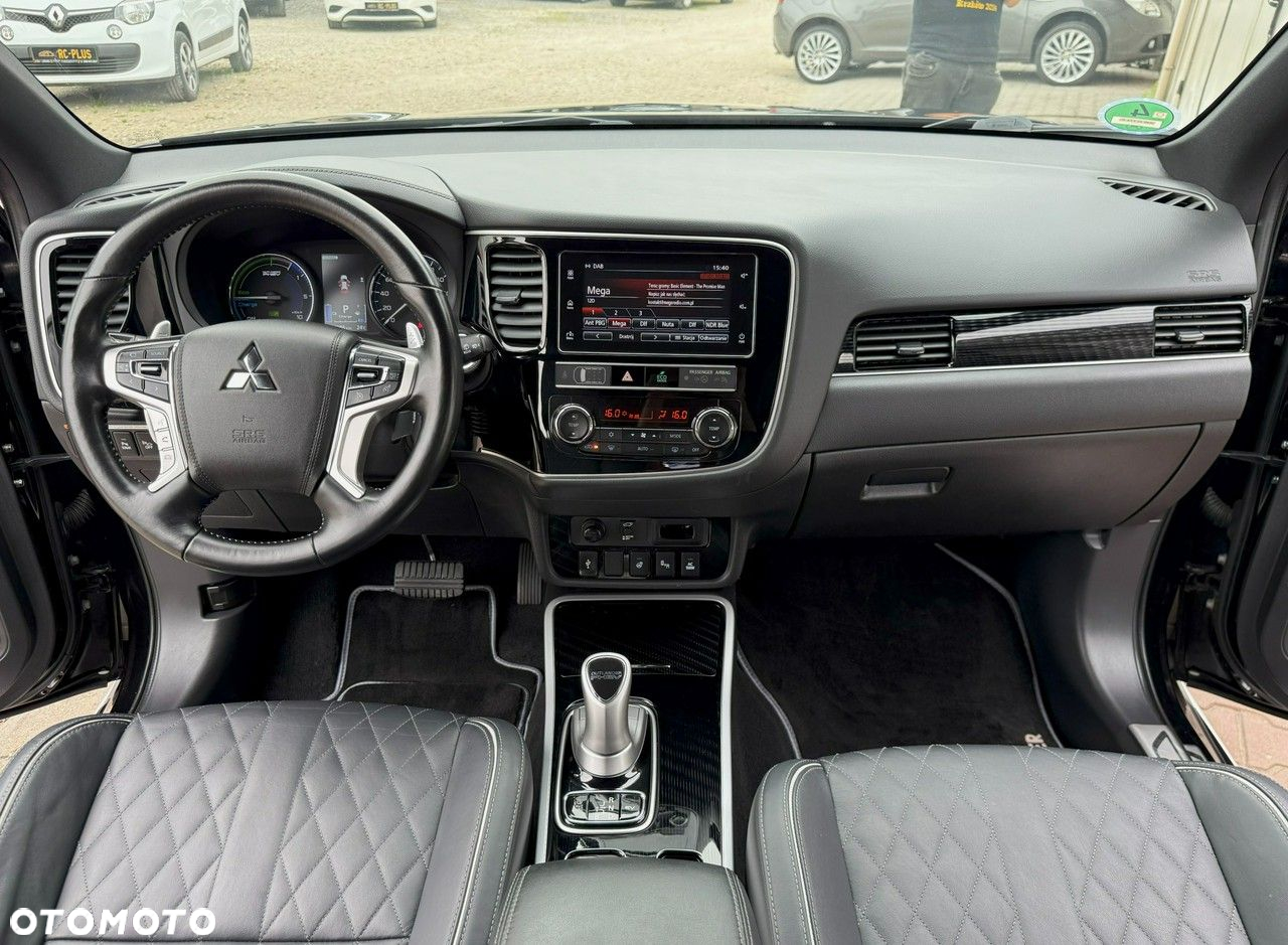 Mitsubishi Outlander PHEV Intense + - 15