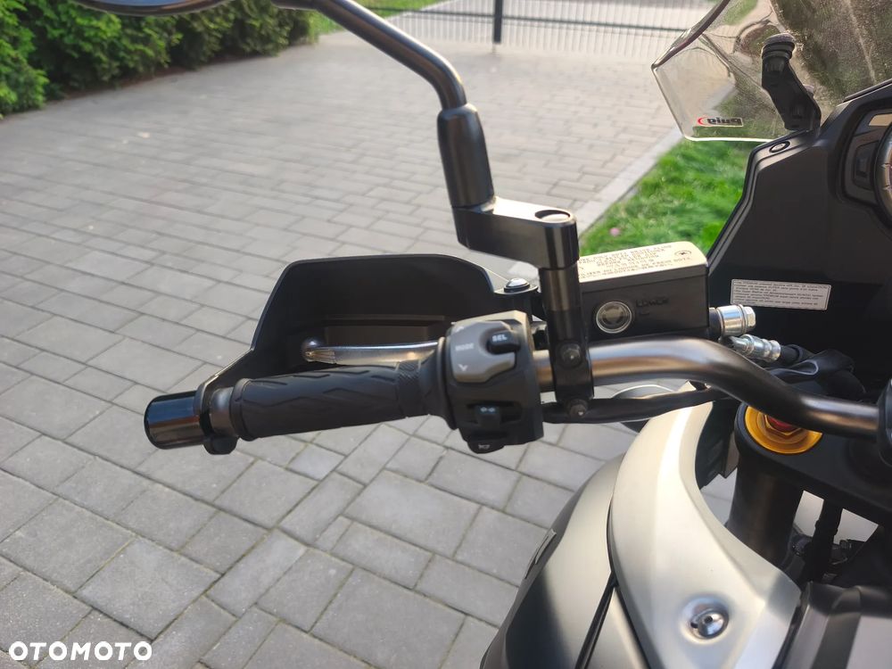 Suzuki DL - 28