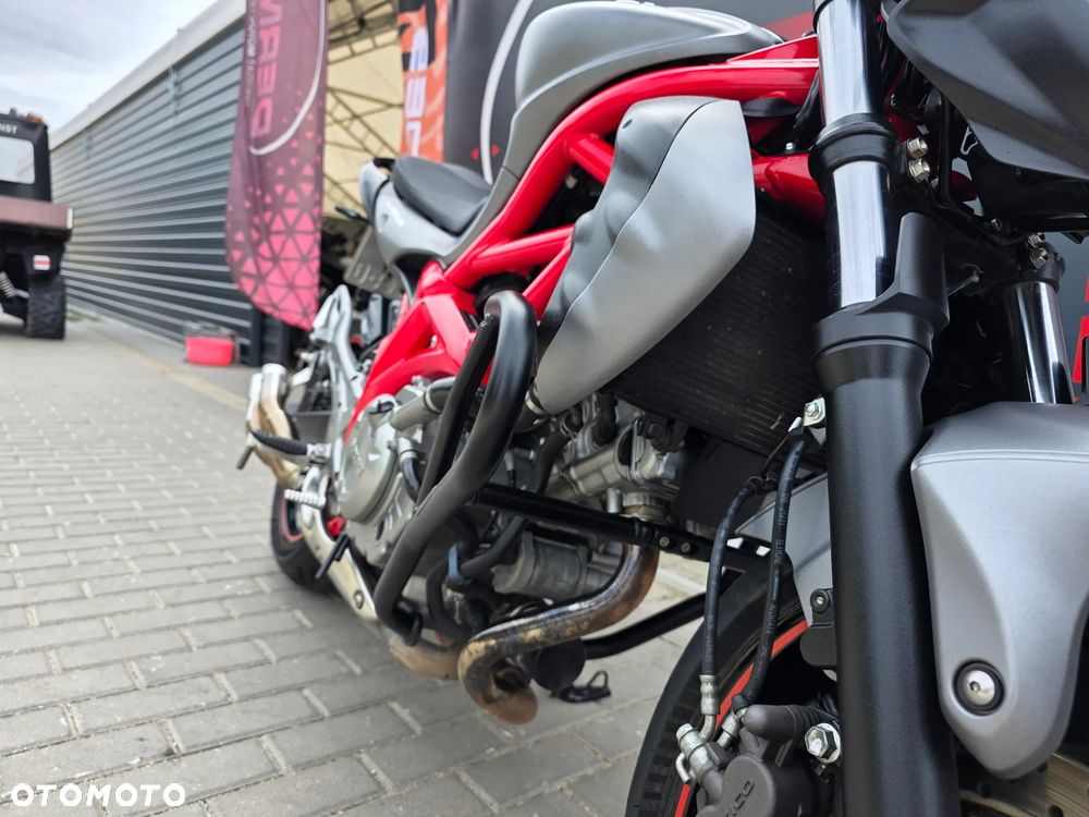 Suzuki Gladius - 30