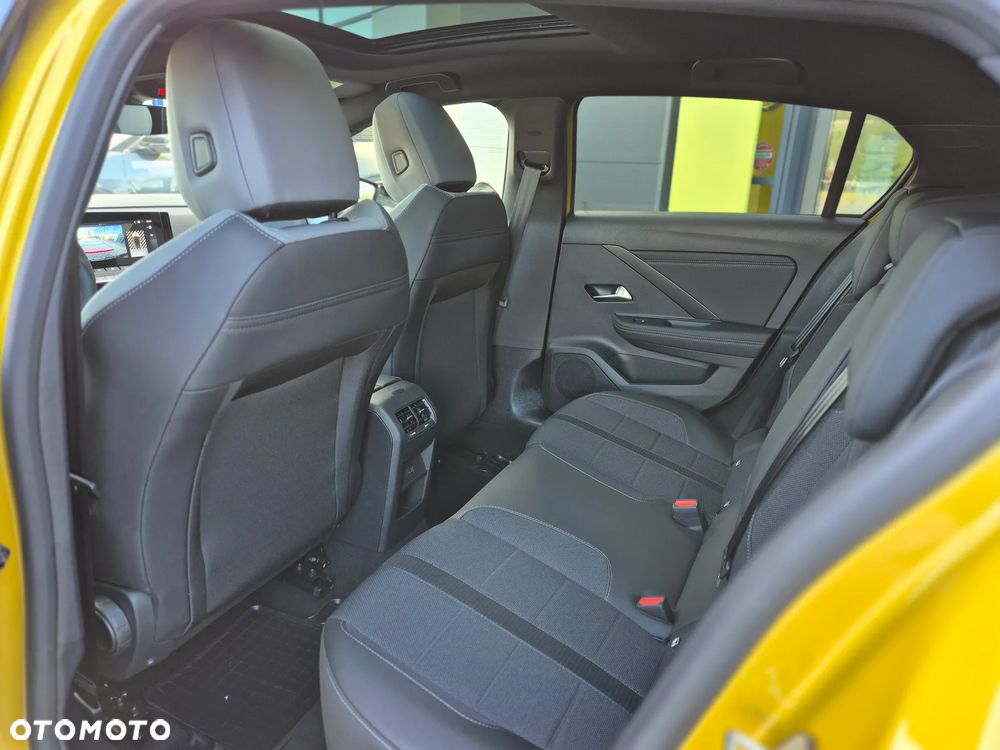 Opel Astra 1.2 T mHEV Ultimate S&S eDTC - 18