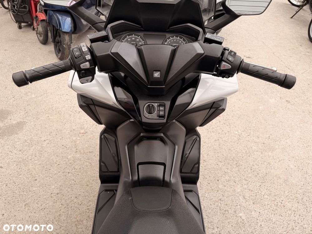 Honda NSS - 12