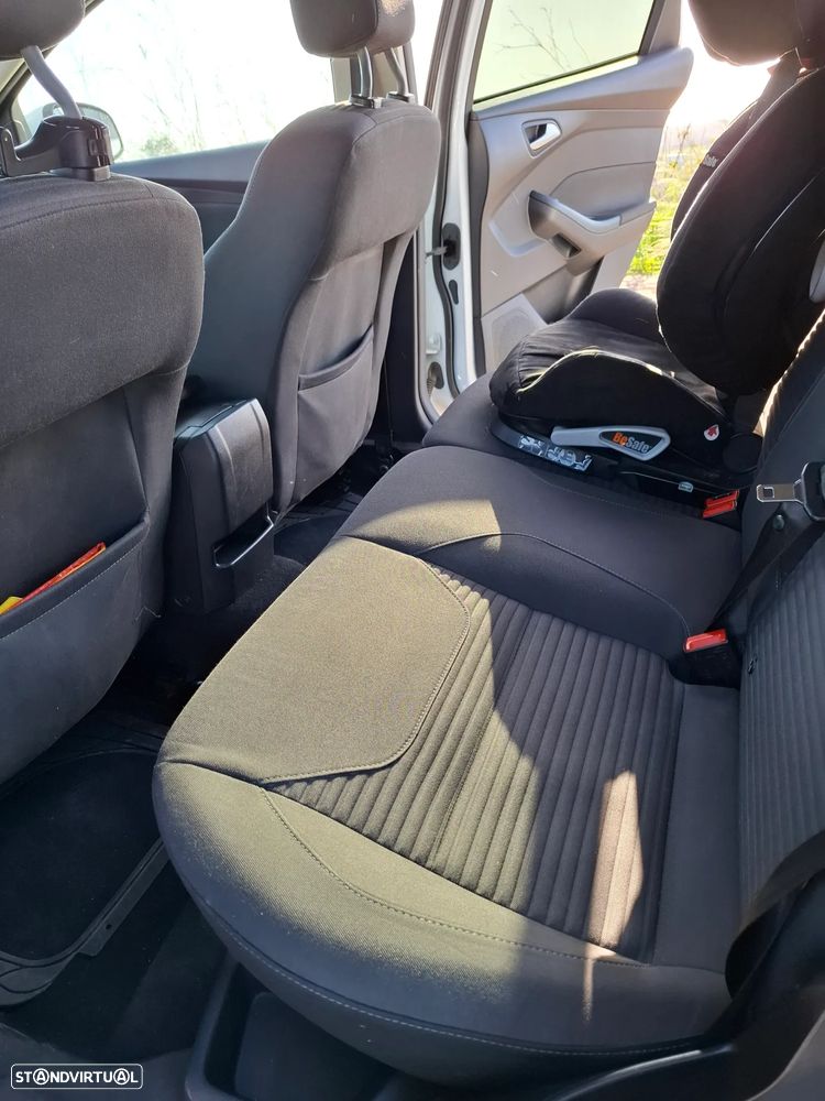 Ford Focus SW 1.0 EcoBoost Titanium - 8