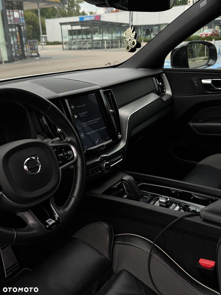 Volvo XC 60 D4 AWD R-Design - 10
