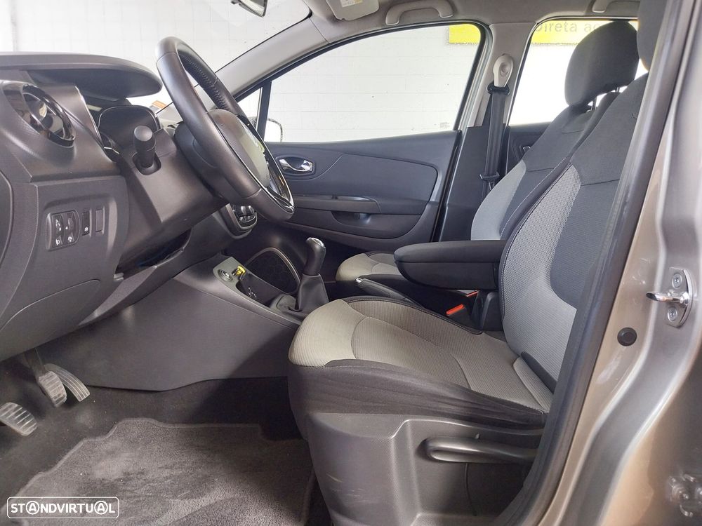 Renault Captur 1.5 dCi Exclusive - 10
