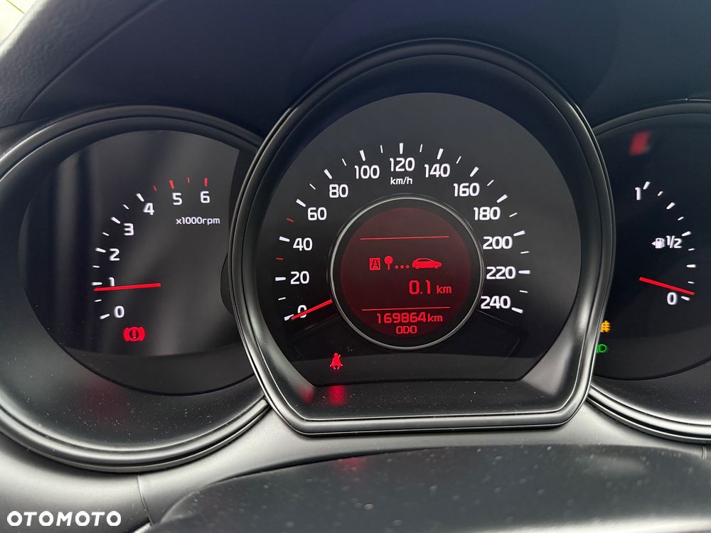 Kia Ceed 1.6 CRDi 128 Dream Team Edition - 12