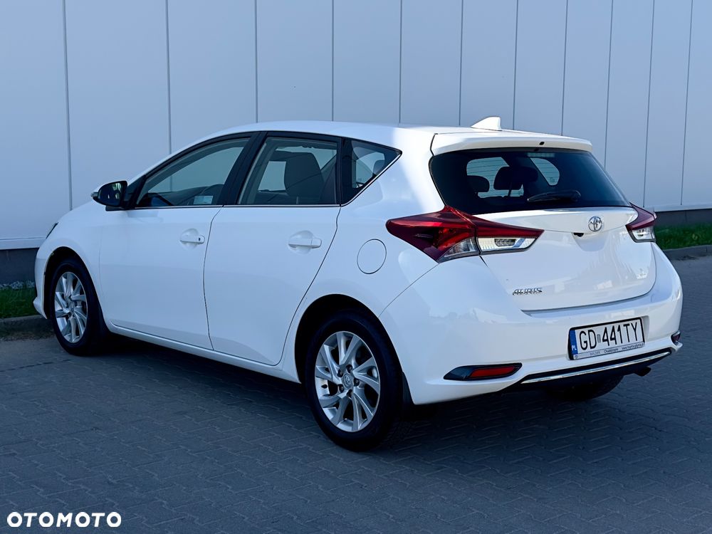 Toyota Auris 1.6 Premium - 6