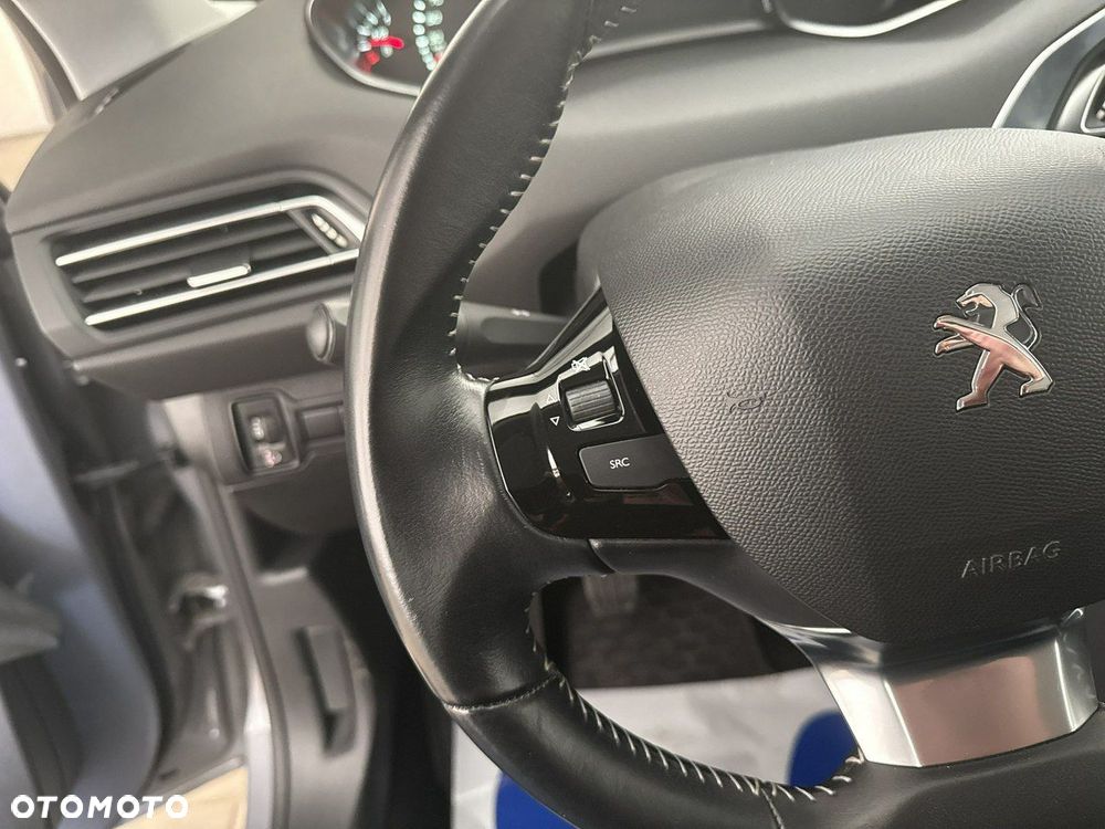 Peugeot 308 - 25
