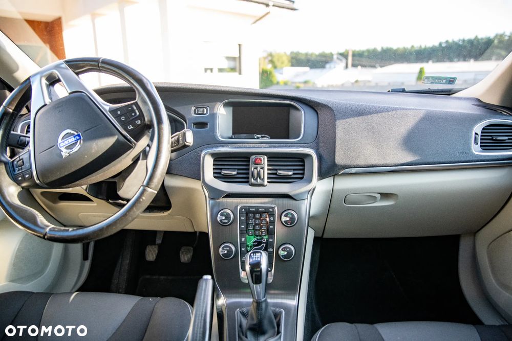 Volvo V40 D2 Momentum - 11