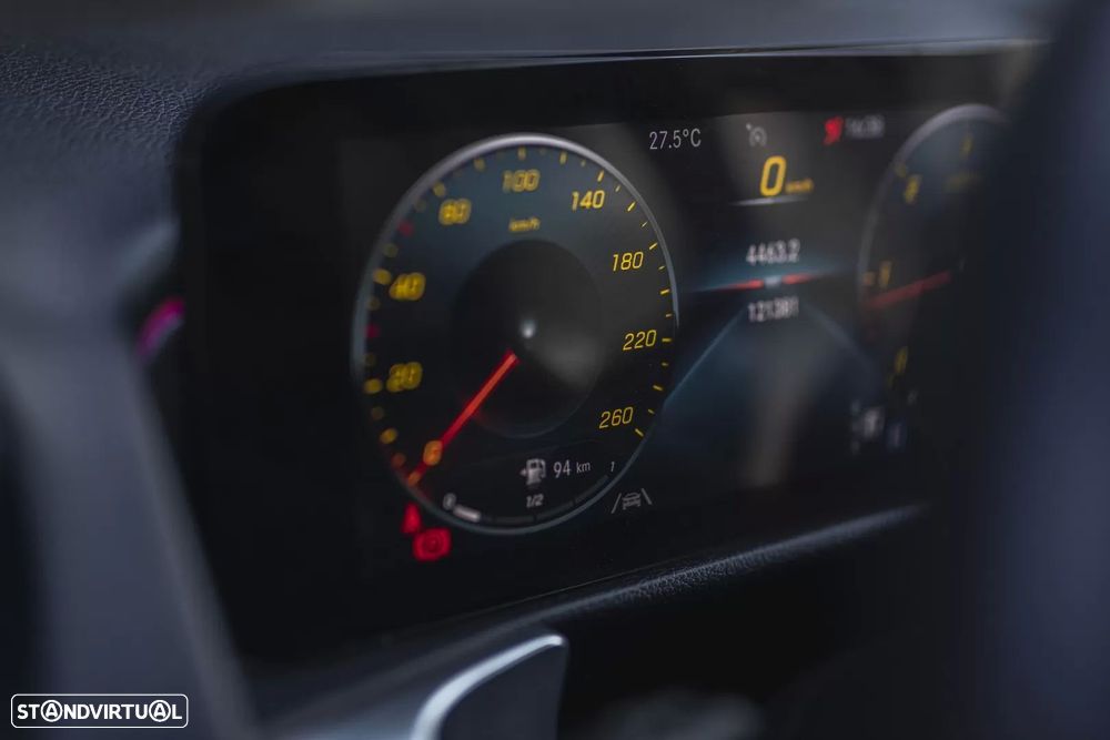 Mercedes-Benz GLB 180 d AMG Line - 20