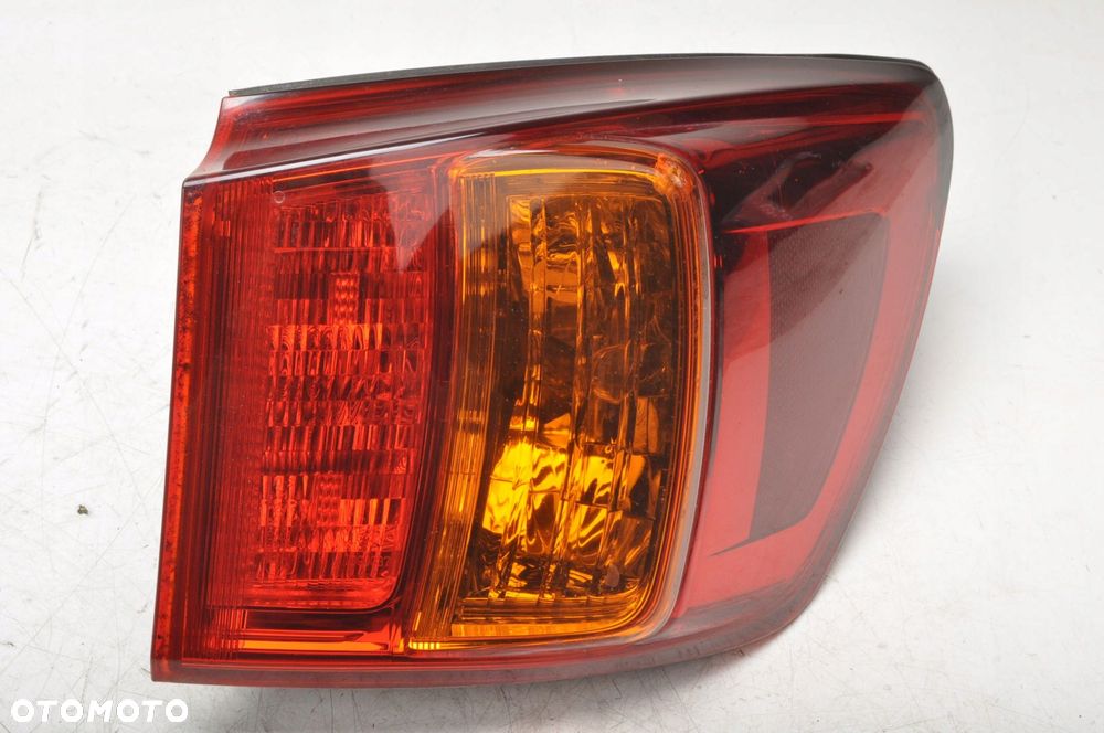 LEXUS IS II LIFT LAMPA PRAWA TYLNA PRAWY TYŁ - 1