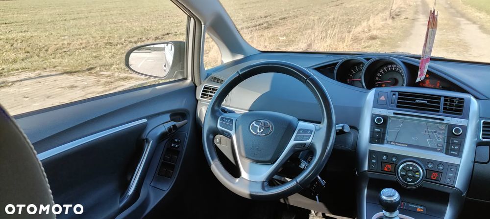 Toyota Verso 2.0 D-4D 5-Sitzer Executive - 34