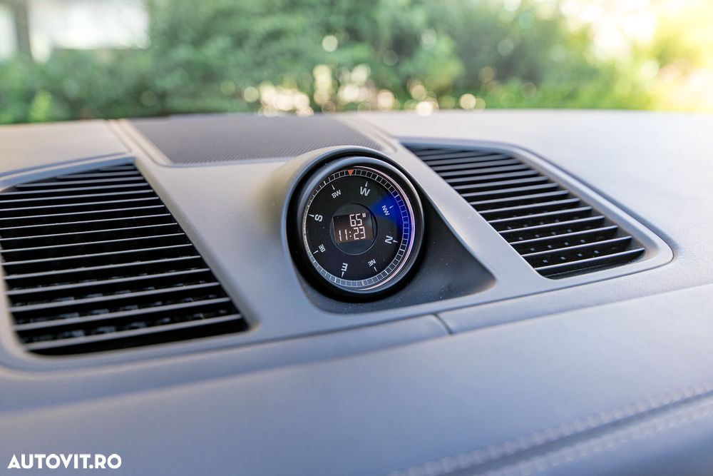 Porsche Cayenne - 30