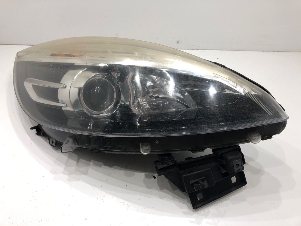 REFLEKTOR PRAWY PRZÓD - 382.00 PLN - RENAULT SCÉNIC III (JZ0/1_) 2008 - 2022 1.6 dCi (JZ00, JZ12) - 1