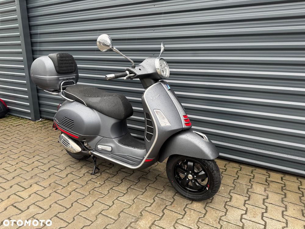 Piaggio Vespa - 1