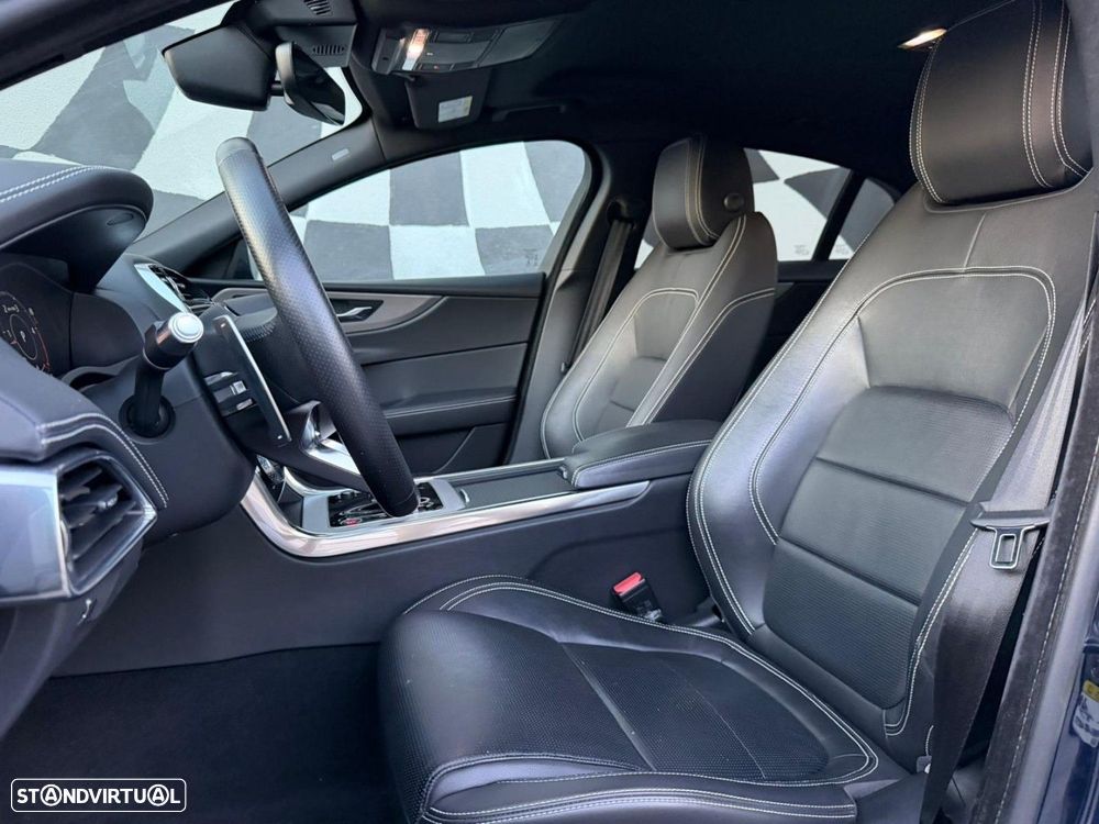 Jaguar XE 2.0 D R-Dynamic S - 7