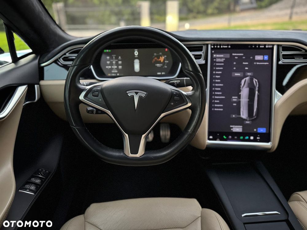 Tesla Model S - 29