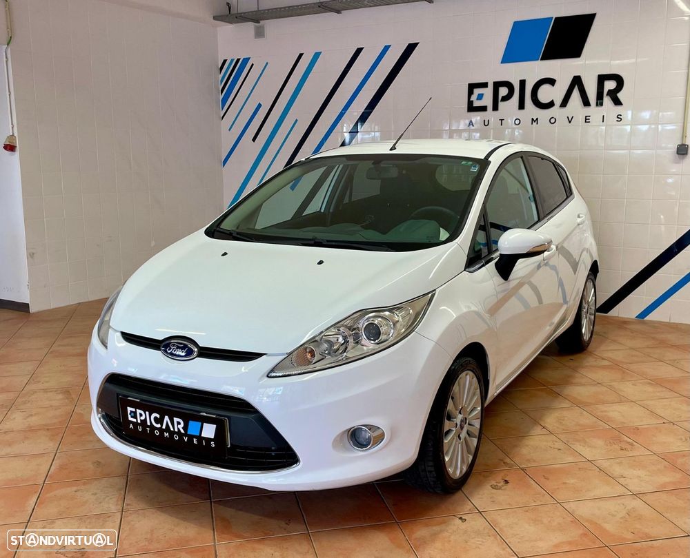 Ford Fiesta 1.4 Titanium Aut. - 2