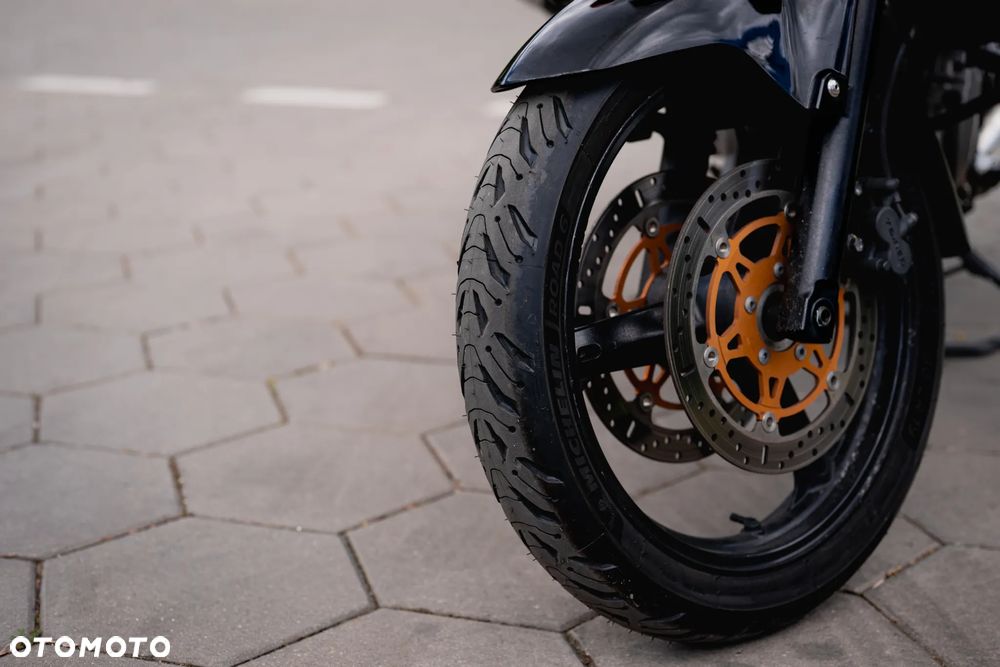 Suzuki V-STROM - 13