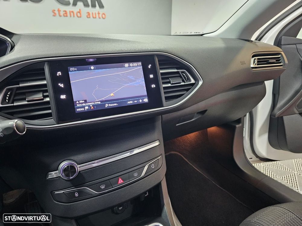 Peugeot 308 SW 1.2 PureTech Allure EAT8 - 21