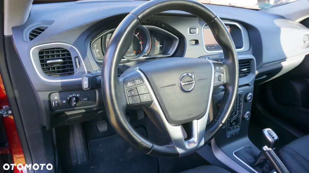 Volvo V40 Cross Country D3 Drive-E Momentum - 21