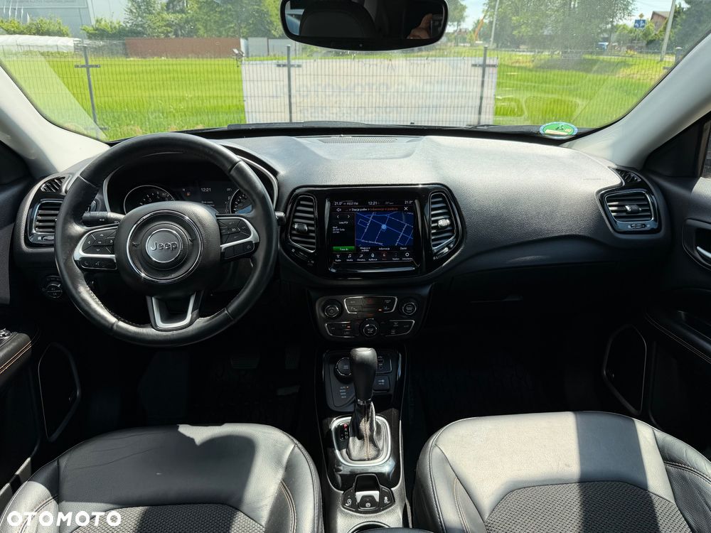 Jeep Compass - 25