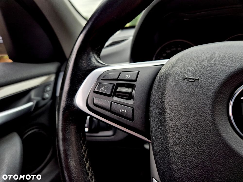 BMW X1 sDrive18d xLine - 20