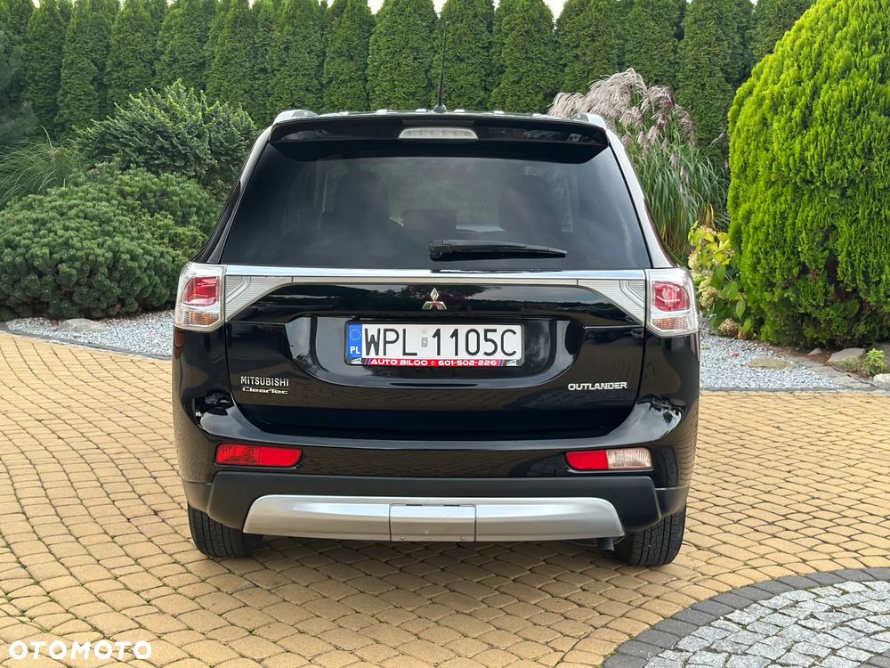 Mitsubishi Outlander - 12