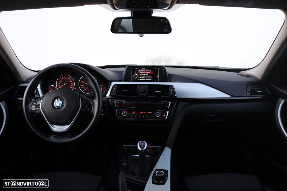 BMW 318 d Touring xDrive Line Sport - 9